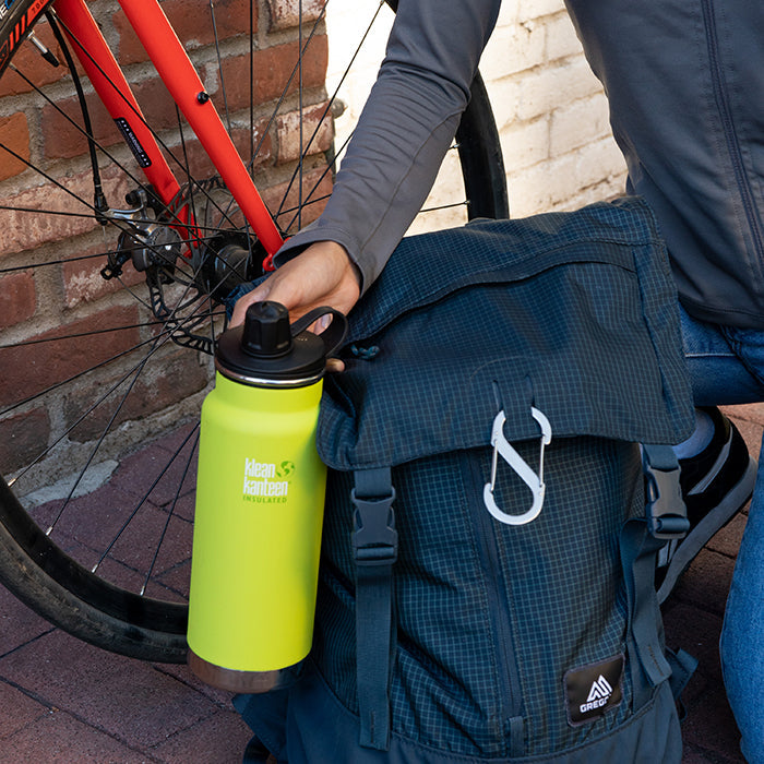 tkwide-chug-cap-z3 K32TKWSSL-JP-Bottle-Biking-Chug-Cap-lifestyle.jpg
